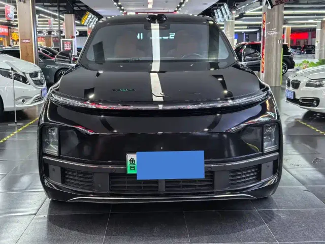 Li Auto L9 — Фото автомобиля 2