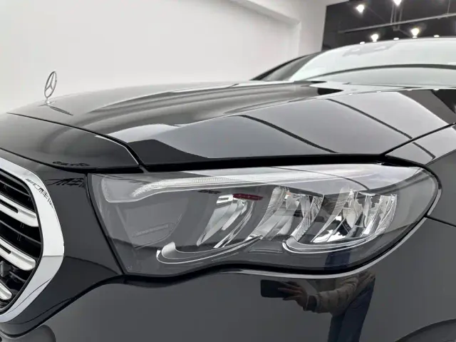 Mercedes-Benz E-Class — Фото автомобиля 28