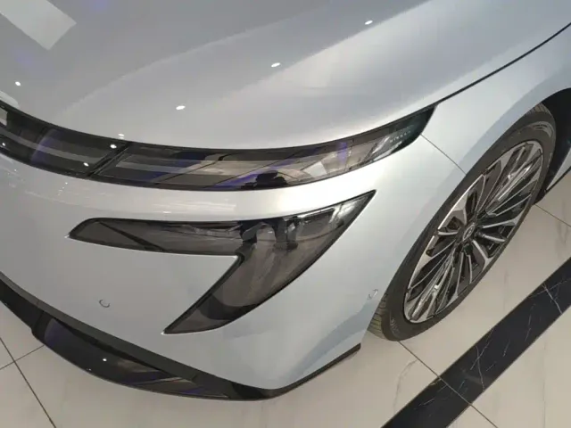 Nissan N7 — Фото автомобиля 23