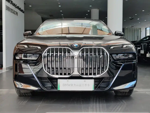 BMW i7 — Фото автомобиля 2