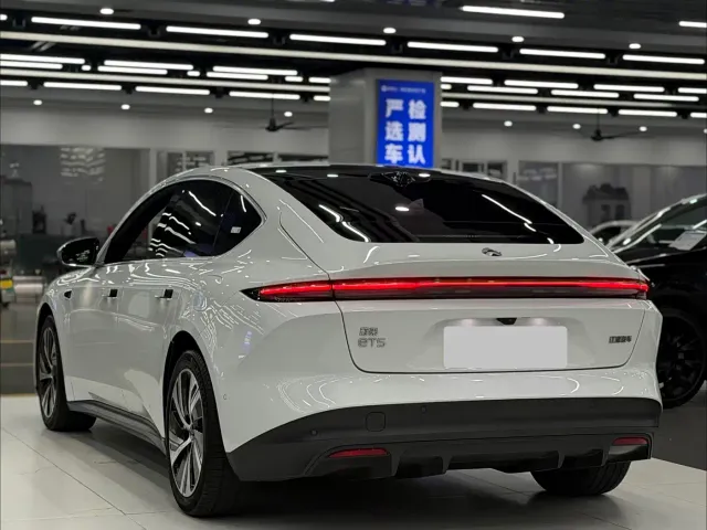 Nio ET5 — Фото автомобиля 4