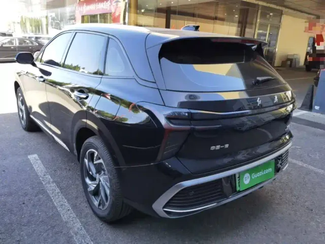 Hongqi HS3 PHEV — Фото автомобиля 4
