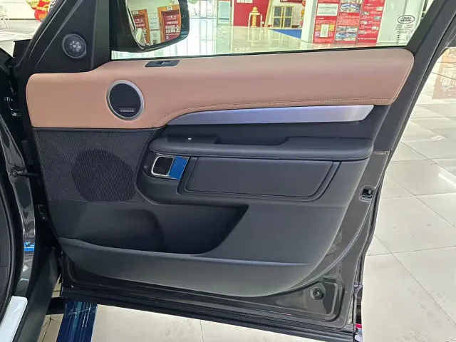 Land Rover Discovery — Фото автомобиля 19