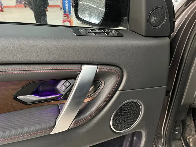 Land Rover Discovery Sport — Фото автомобиля 6