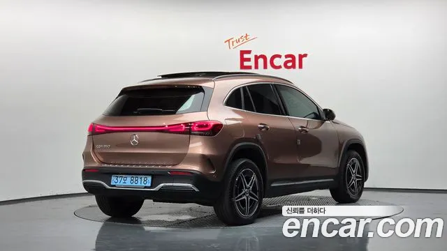 Mercedes-Benz EQA — Фото автомобиля 2