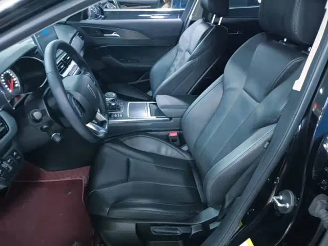 Hongqi H5 — Фото автомобиля 14