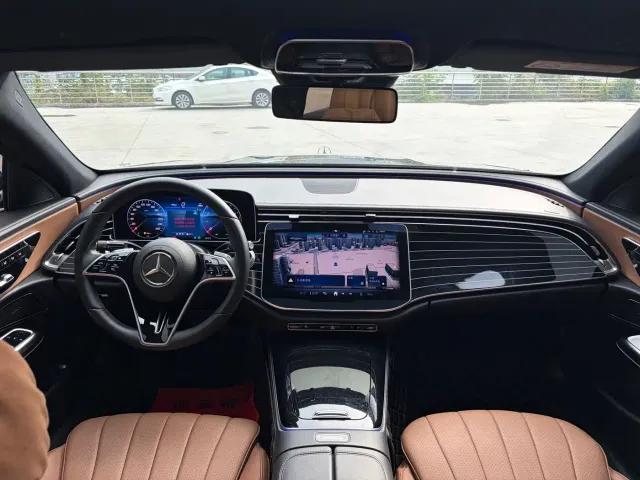 Mercedes-Benz E-Class — Фото автомобиля 12