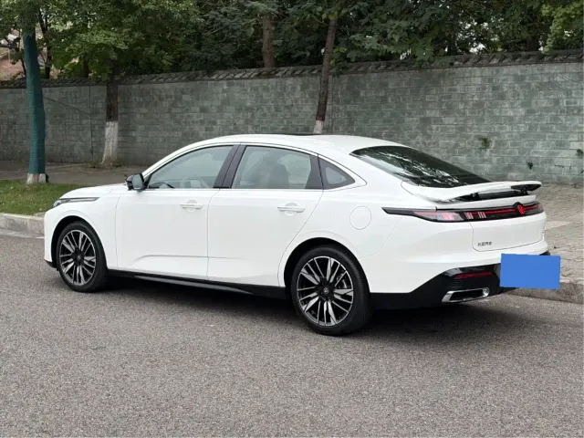 Changan Eado — Фото автомобиля 3