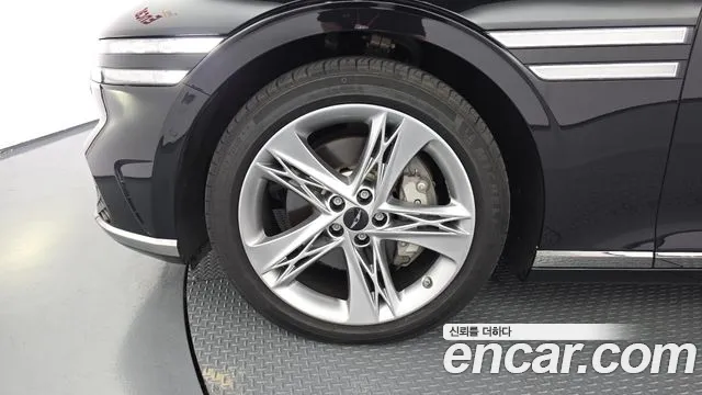 Genesis G90 Бензин 3.5 турбо AWD — Фото автомобиля 5