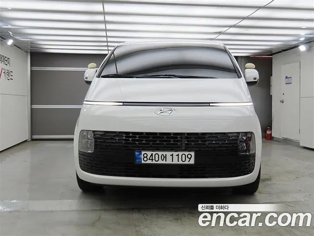 Hyundai Staria Staria — Фото автомобиля 2