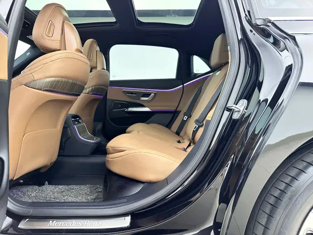 Mercedes-Benz E-Class — Фото автомобиля 8