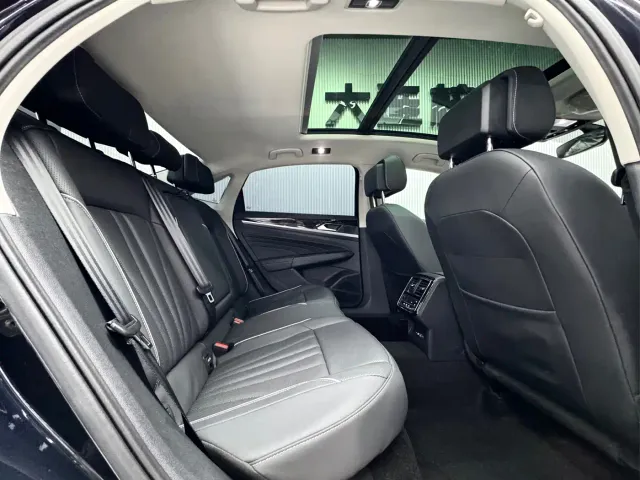 Volkswagen Passat — Фото автомобиля 12