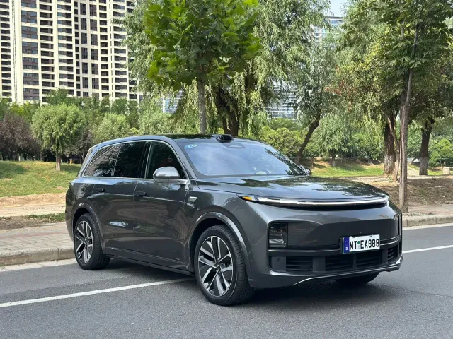 Li Auto L9 — Фото автомобиля 3