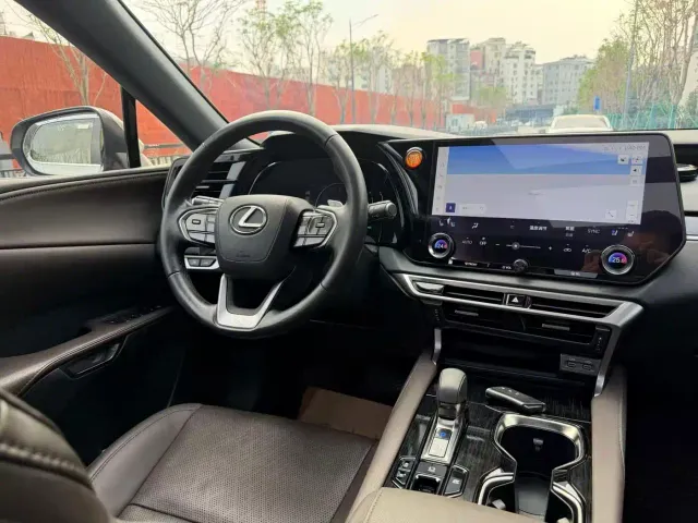 Lexus RX — Фото автомобиля 5