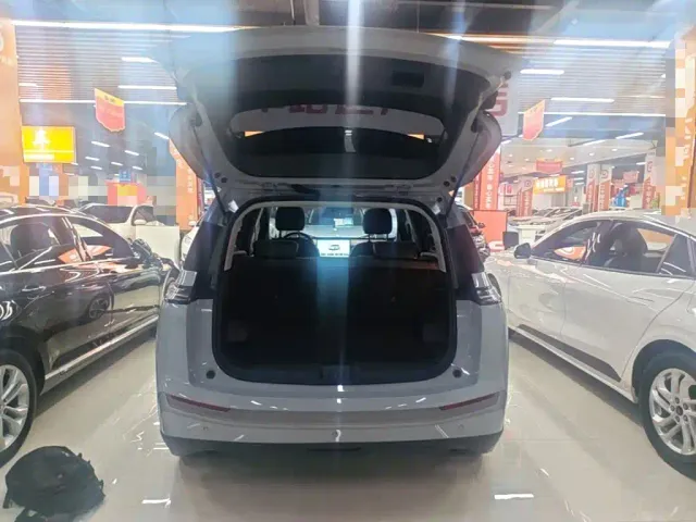 GAC Aion Y — Фото автомобиля 18