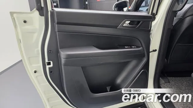 KG_Mobility_Ssangyong Rexton Новый Rexton Sport Khan Дизель 2.2 4WD — Фото автомобиля 25