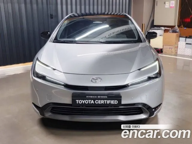 Toyota Prius 5th Gen — Фото автомобиля 2