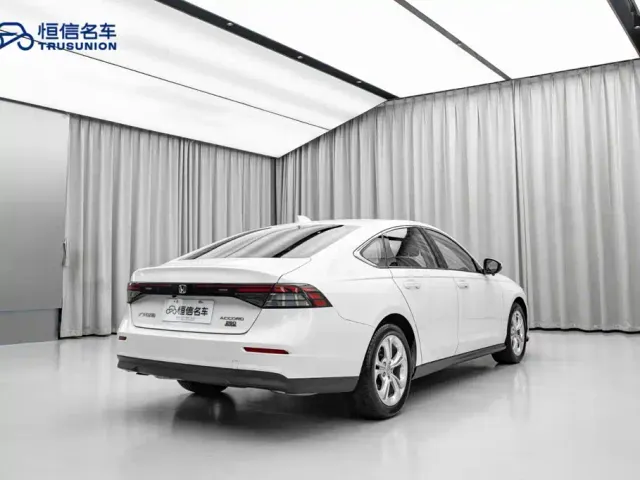 Honda Accord — Фото автомобиля 9