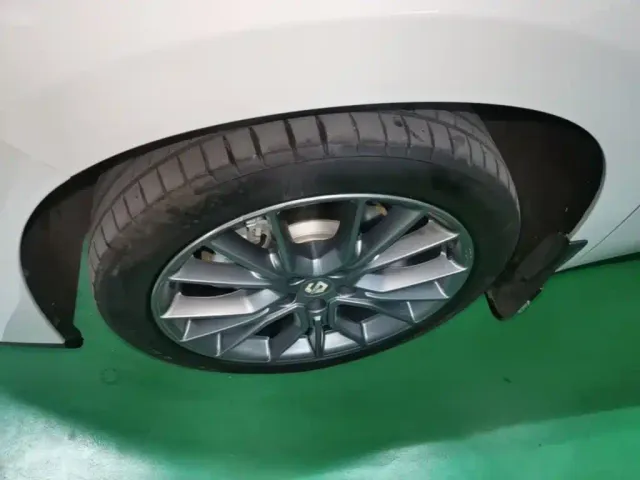 Leapmotor C10 — Фото автомобиля 22