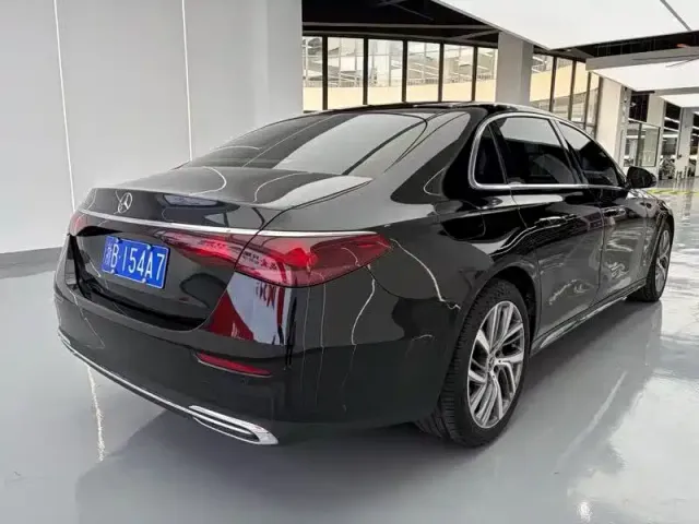 Mercedes-Benz E-Class — Фото автомобиля 8