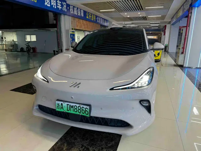 IM Motors LS6 — Фото автомобиля 2