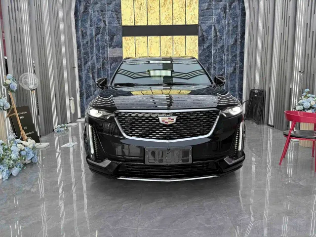 Фотография автомобиля — Cadillac XT6