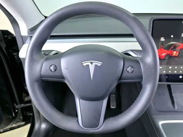 Tesla Model Y — Фото автомобиля 15