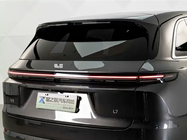 Li Auto L7 — Фото автомобиля 8