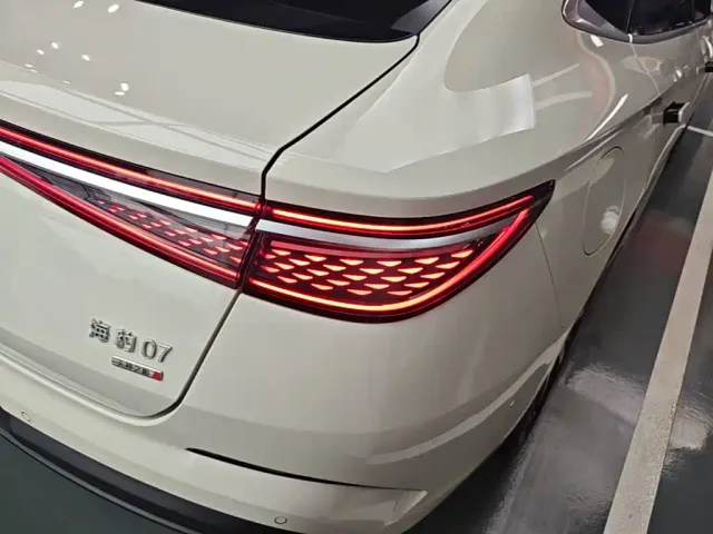 BYD Seal 07 DM-i — Фото автомобиля 7