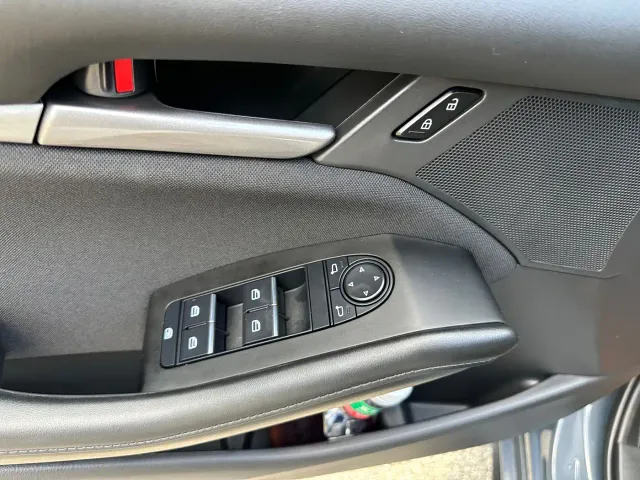 Mazda Axela — Фото автомобиля 6