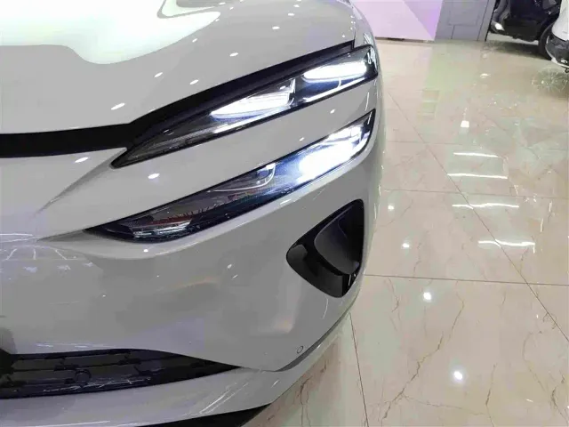 BYD Sealion 06 — Фото автомобиля 11