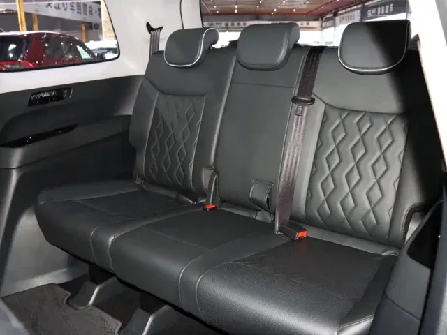 Wuling Jiachen — Фото автомобиля 11