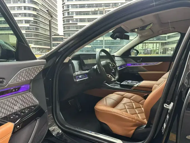 BMW 7 Series — Фото автомобиля 4