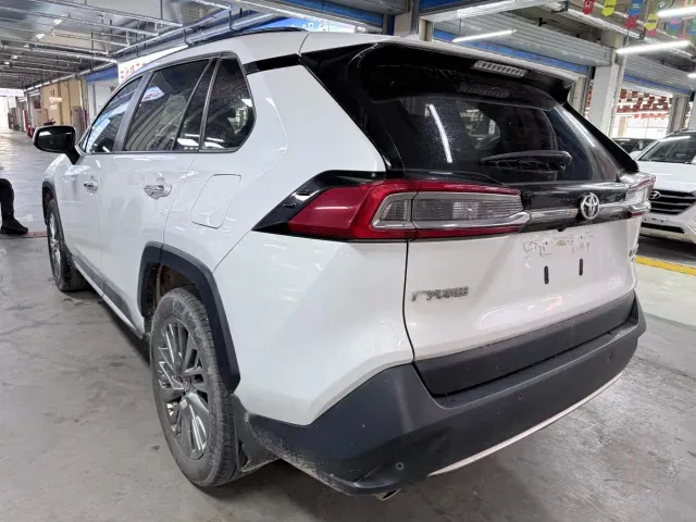 Toyota Wildlander — Фото автомобиля 19