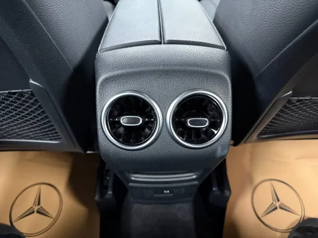 Mercedes-Benz GLA-Class — Фото автомобиля 10