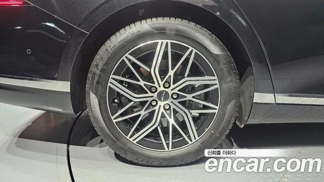 Genesis G90 Бензин 3.5 турбо AWD — Фото автомобиля 5