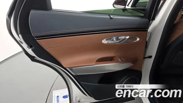Genesis GV70 — Фото автомобиля 14