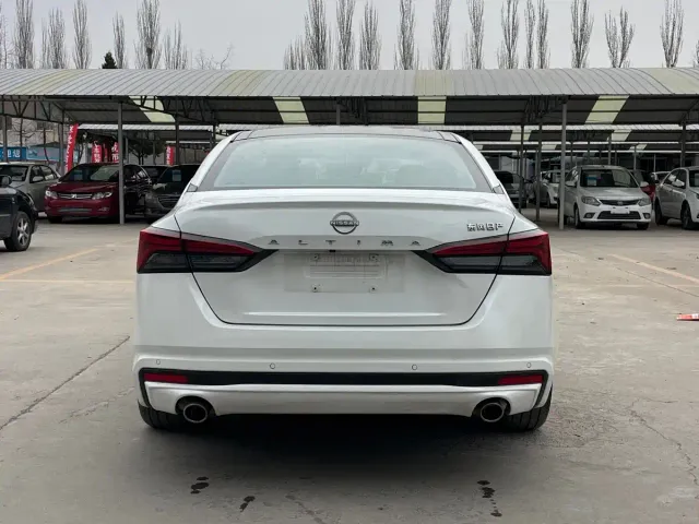 Nissan Teana — Фото автомобиля 5