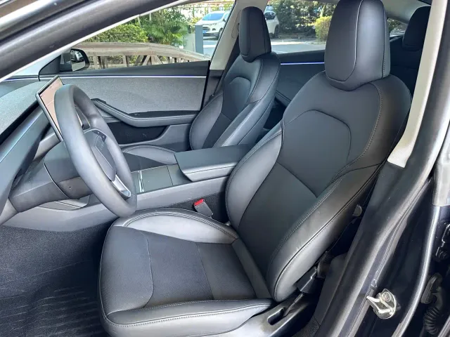 Tesla Model 3 — Фото автомобиля 22
