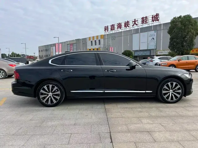 Volvo S90 — Фото автомобиля 8