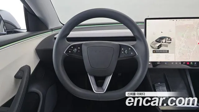 Tesla Model 3 — Фото автомобиля 14
