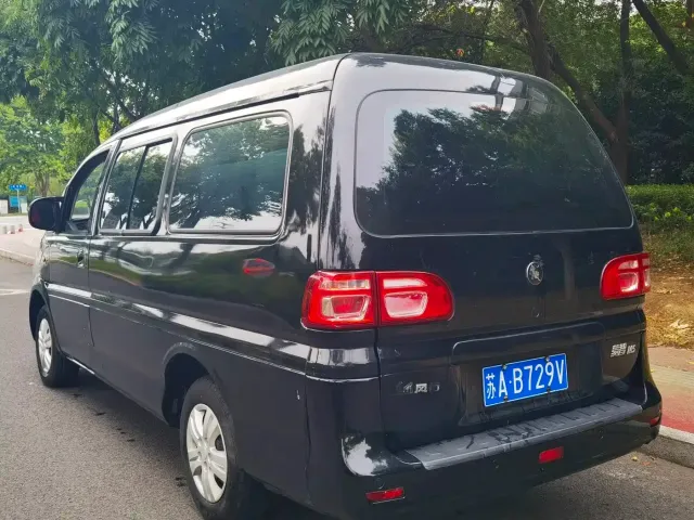 Dongfeng Fengxing Lingzhi 2022 M5L 1.6L Utility 7-Seater — Фото автомобиля 9