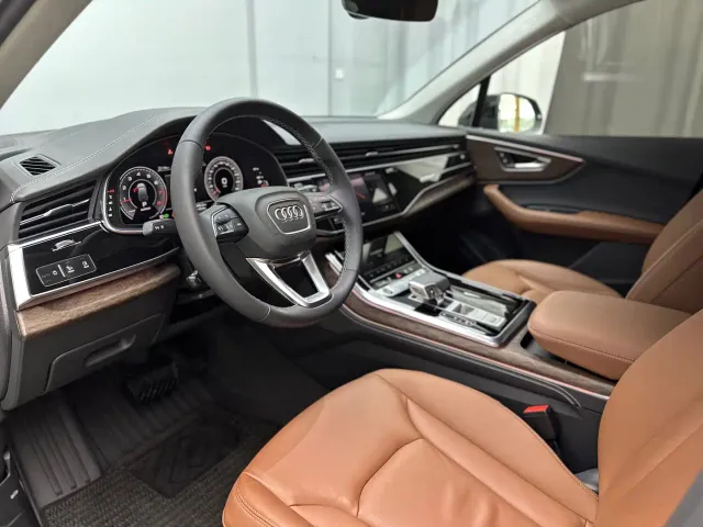 Audi Q7 — Фото автомобиля 16