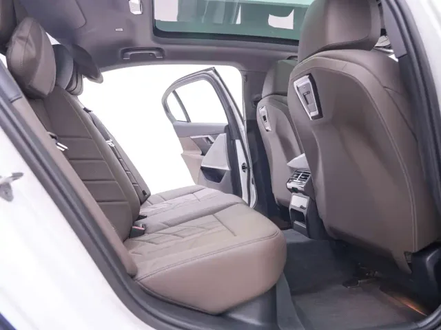 BMW 5 Series — Фото автомобиля 26