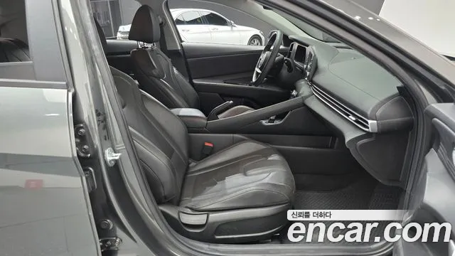 Hyundai Avante CN7 — Фото автомобиля 11