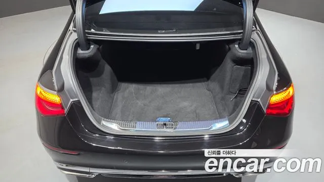 Mercedes-Benz S-Class — Фото автомобиля 15