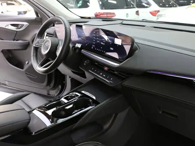 Buick Envision Plus — Фото автомобиля 15