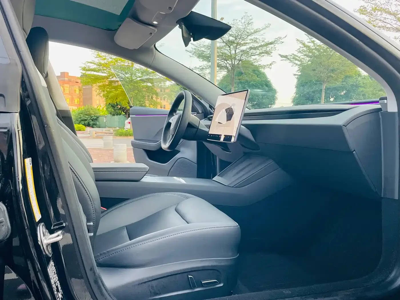 Tesla Model 3 2023 Rear-Wheel Drive — Фото автомобиля 13