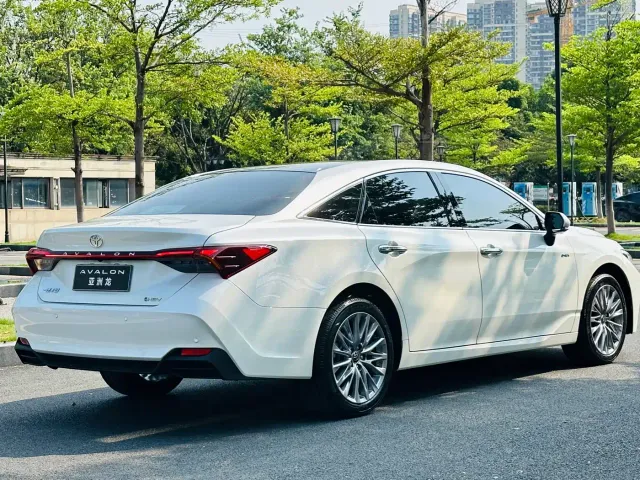 Toyota Avalon — Фото автомобиля 5