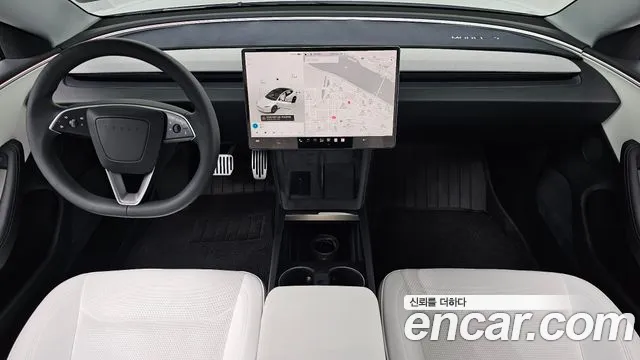 Tesla Model 3 — Фото автомобиля 10